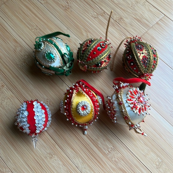 Set of 6 vintage beaded embellished woven intricate Christmas tree ornaments - Picture 1 of 5